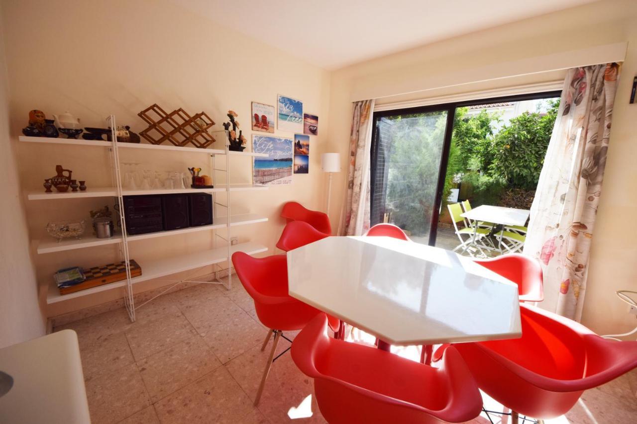 Christos Beach House ラルナカ エクステリア 写真